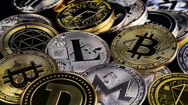 Em ano de halving de Bitcoin e aprovação do ETF na SEC, gestores apostam em outras criptos