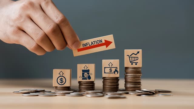 Mercados tensos aguardam dados de inflação mundo afora