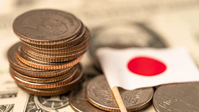 Japão encerra ciclo de 12 anos de juros negativos