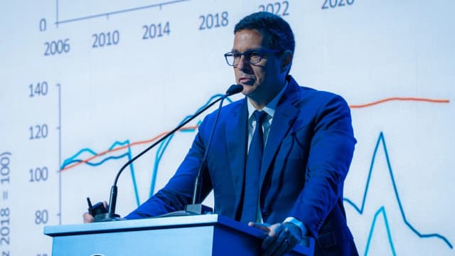 Banco Central está de olho em dados da inflação americana e não tenta “conter o dólar” com intervenção, diz Campos Neto