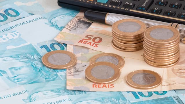 PIB sobe acima da expectativa no 1° tri, mas tragédia no RS tem pressão baixista sobre a economia