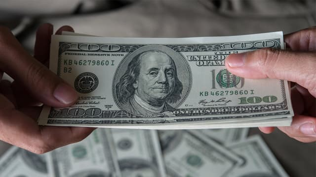 Dólar renova máxima e Lula fala em “fazer alguma coisa”