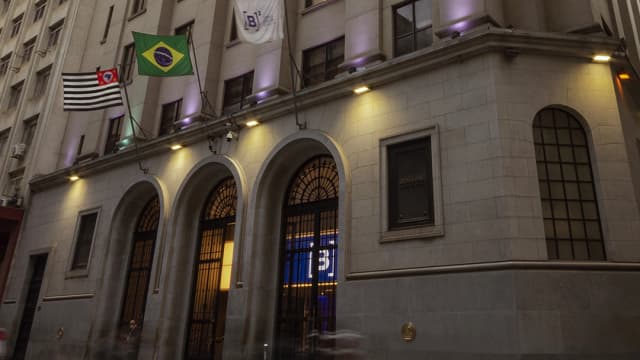 B3 defende internalização de ordens, mas quer “controles e limites”