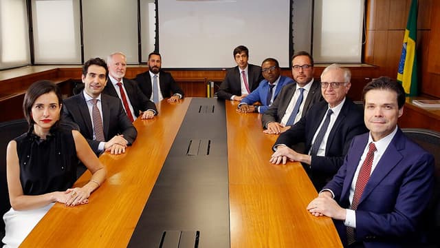 Copom mantém guidance e eleva Selic para 13,25% ao ano