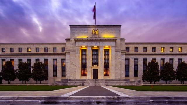 Títulos dos EUA apagam ganhos pós-IPC, enquanto pesquisa sinaliza resiliência econômica
