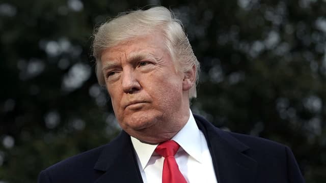 Tarifas de metais de Trump impulsionam ouro e pressionam ações de aço da China