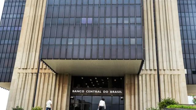 Empresas não-financeiras veem PIB acima de previsões do BC e Focus, diz Firmus