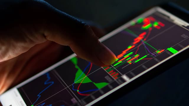 Com tarifas de Trump, S&P e Nasdaq derretem US$ 3 tri na manhã desta quinta