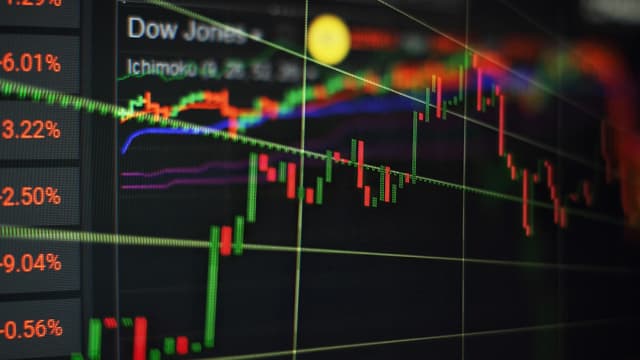 Varejo vai às compras em Wall Street, mas 'pesos pesados' alertam sobre otimismo