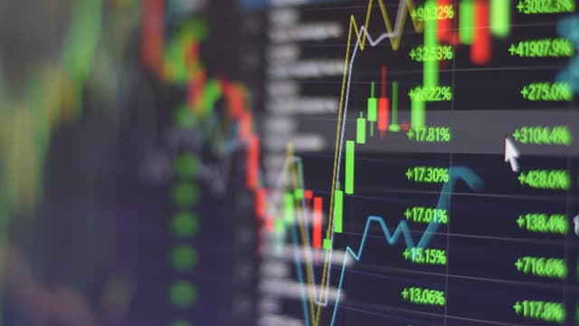 Wall Street e dólar decolam após otimismo com negociações entre EUA e China