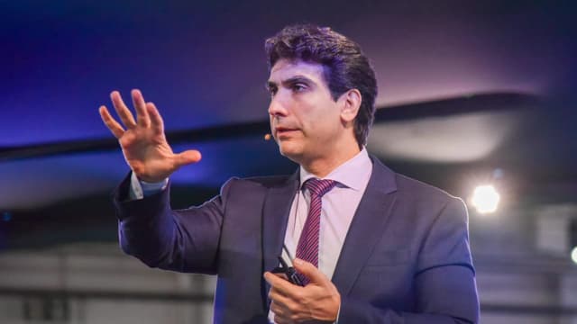 Pix parcelado e alternativa de funding imobiliário são foco do BC, diz Galípolo