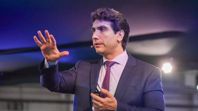 Gatilho de alta da Selic 'não é formado por um indicador só', diz Galípolo, ao detalhar projeções do BC