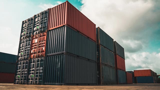 Trump eleva tarifa para produtos brasileiros, agora em 50%, com efeito em ativos