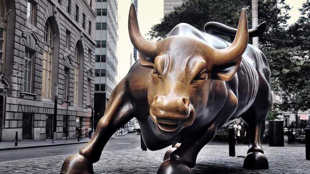 Wall Street inicia semana movimentada de lucros em máximas recordes