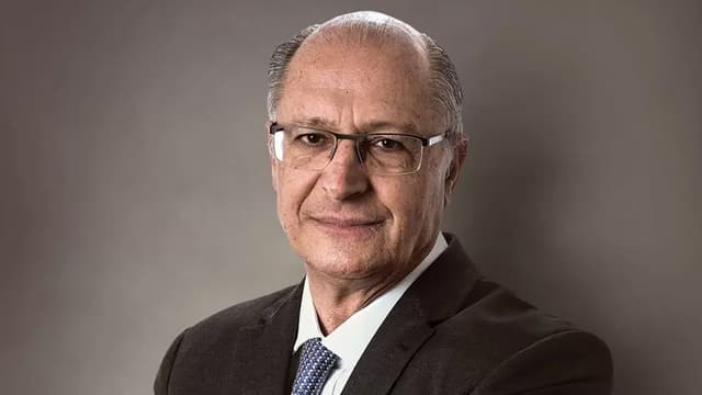 ‘Fiscal não deve ser debate de direita nem de esquerda, é de quem sabe fazer conta’, diz Alckmin em evento a investidores