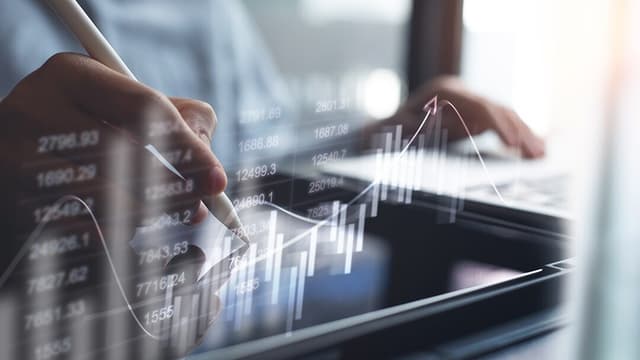 Empresas americanas correm para recomprar US$ 1 trilhão em ações em tempo recorde