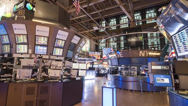 Entradas de ETFs nos EUA ultrapassam a marca de US$ 1 trilhão, maior alta já registrada