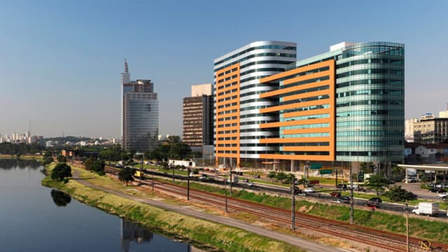 Previ fecha venda de prédio comercial para fundo do Safra